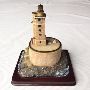 Oneida Studios Lighthouse Point Collection St George Reef CA Figurine Statue
